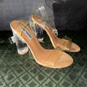 Steve Madden Cream Tan Heels with Elegant Design